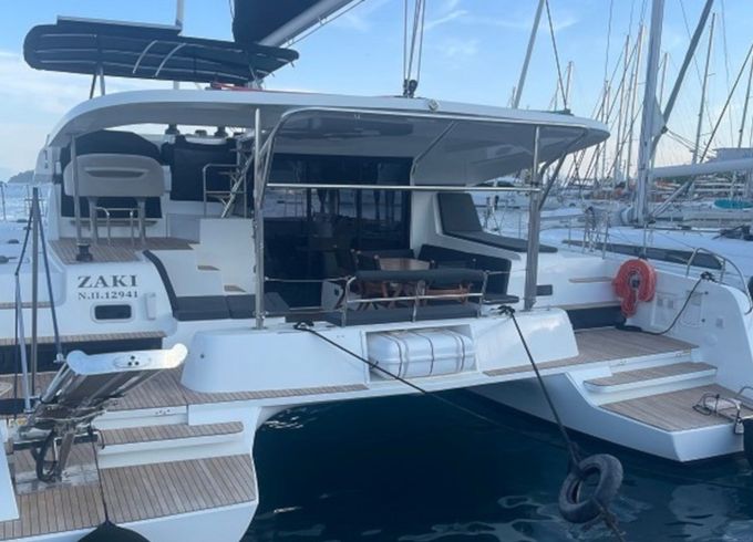 Lagoon 42