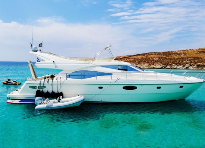 Ferretti 590