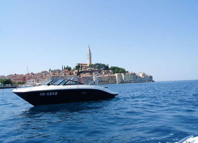 Sea Ray SPX 210