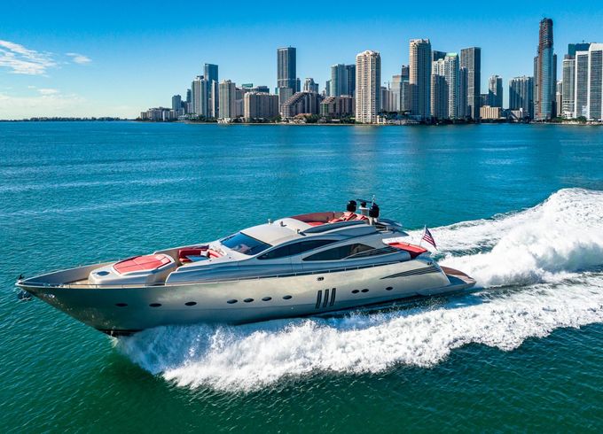 Pershing 90