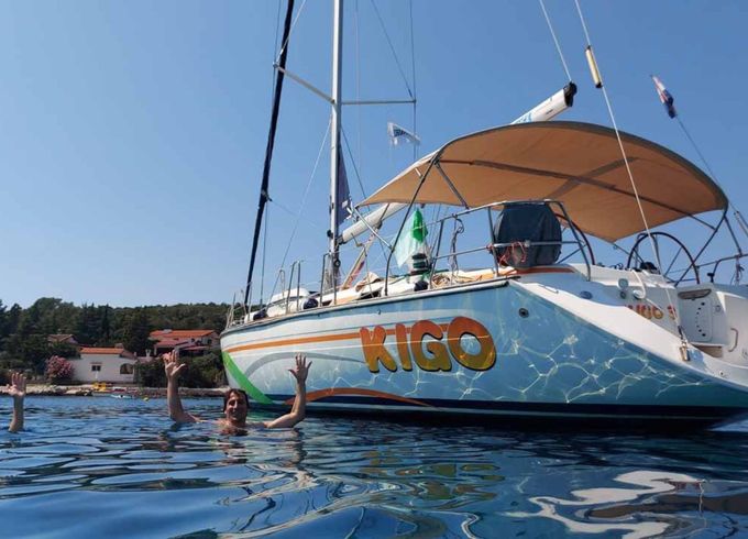 Bavaria 44