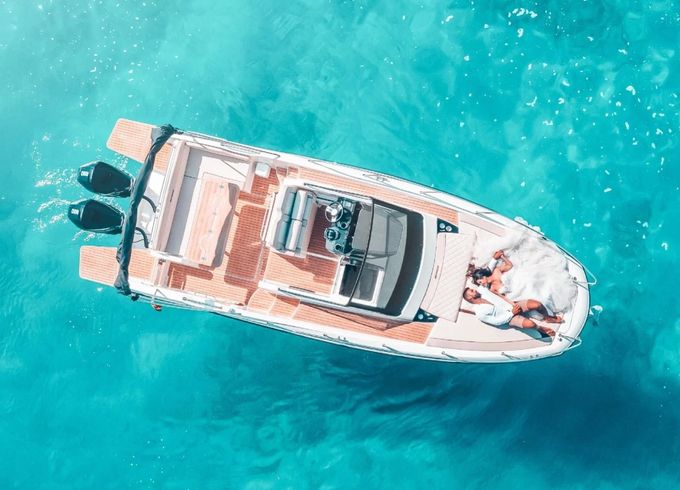 B2 Marine CAP FERRET 752 CRUISER