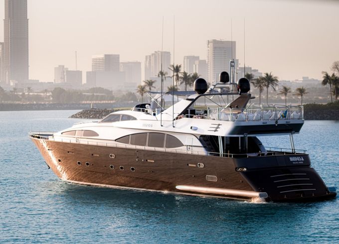AZIMUT MEDUSA 100 FEET