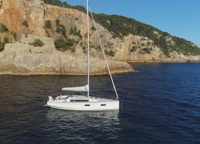 Bénéteau Oceanis 38.1