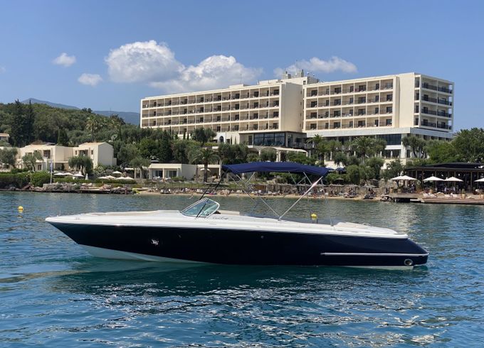 Chris Craft Launch 28