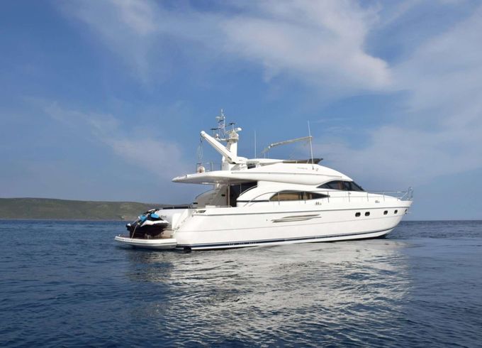 Ferretti 760