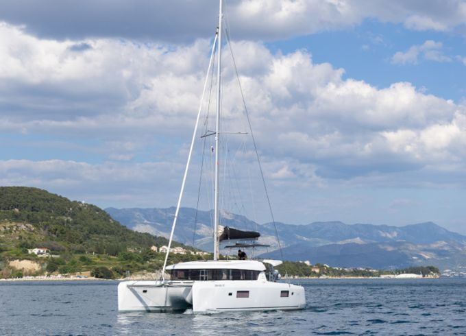 Lagoon 42