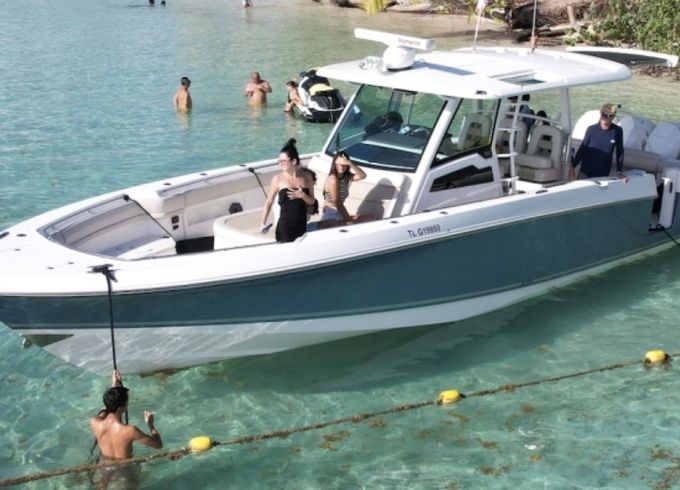 Boston Whaler 380 Outrage