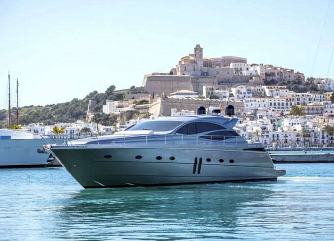 Pershing 62