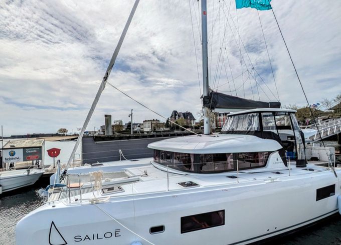 Lagoon 42