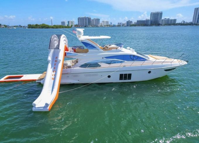 Azimut 65