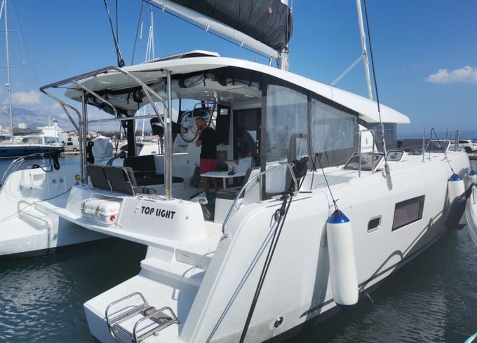 Lagoon 42