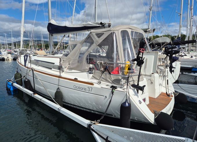 Bénéteau Oceanis 37