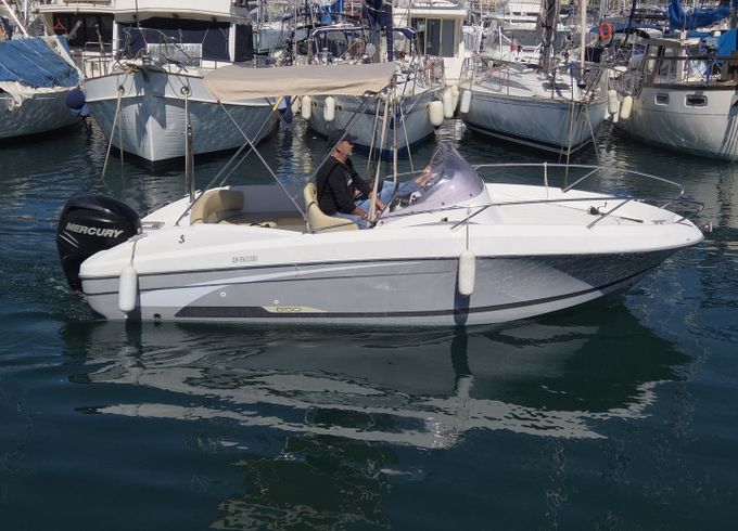 Bénéteau Flyer 650 Sun Deck