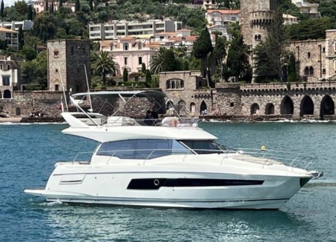 Prestige 460 fly