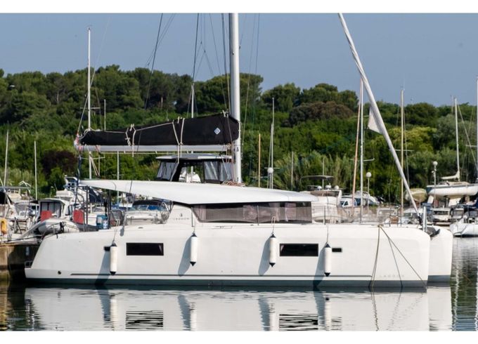Lagoon 42