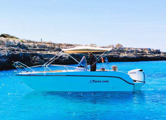 Polyester Yacht Open 605