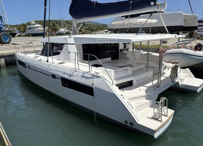 Leopard Catamarans / Robertson & Caine Leopard 47