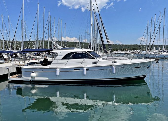 Sas Vektor ADRIANA 44