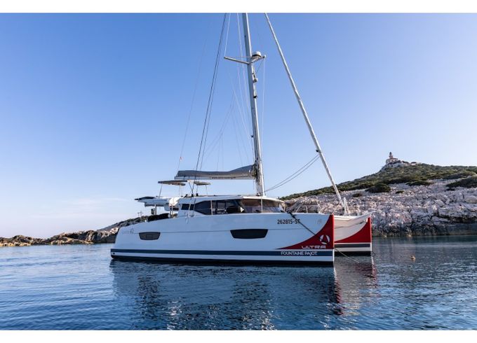 Fountaine Pajot Lucia 40