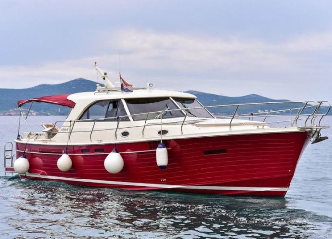 Sas Vektor ADRIANA 44