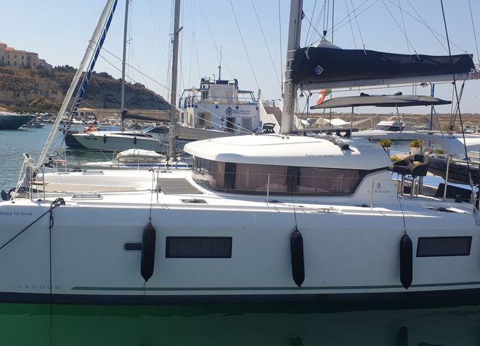 Lagoon 42 "Easy to love"