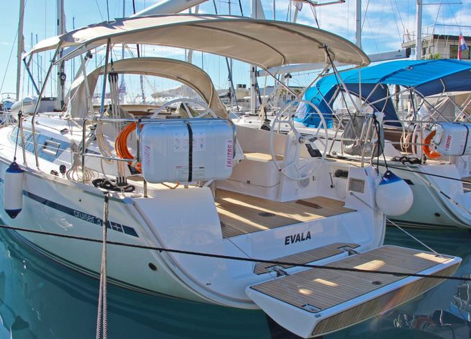 Bavaria Cruiser 37