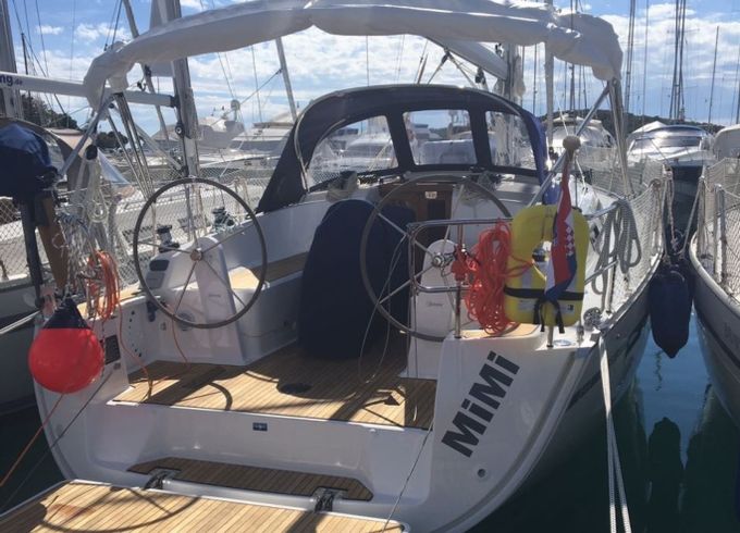 Bavaria Cruiser 37