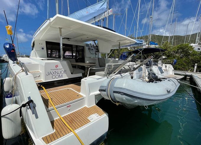 Fountaine Pajot Lucia 40