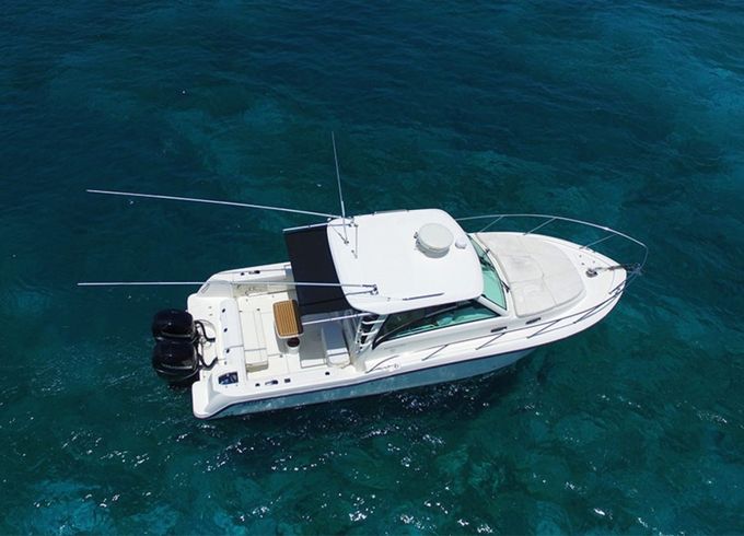 Boston Whaler 37