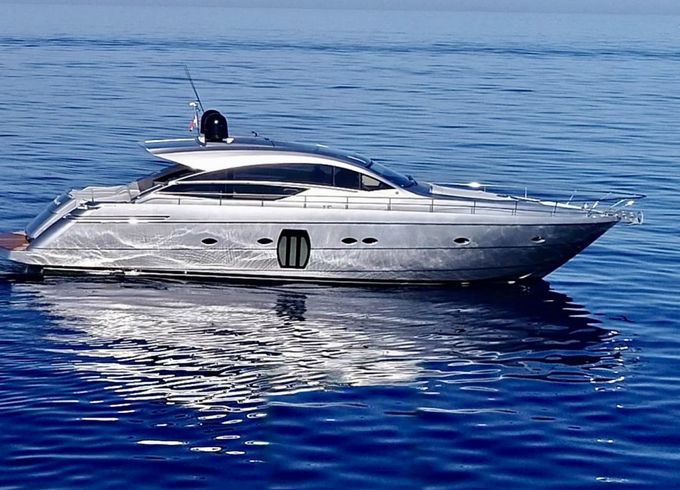 Pershing 64