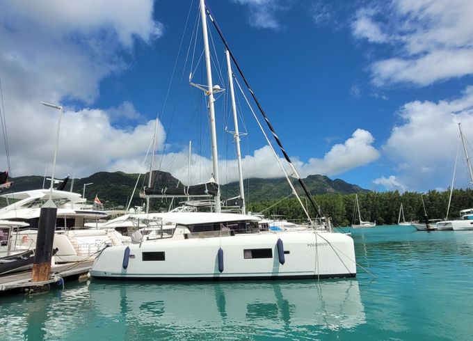 Lagoon 42