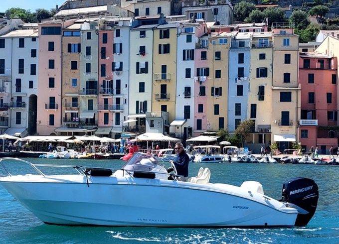 Sessa Marine Key Largo 24