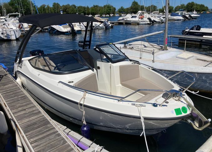 Quicksilver Activ 605 Bowrider