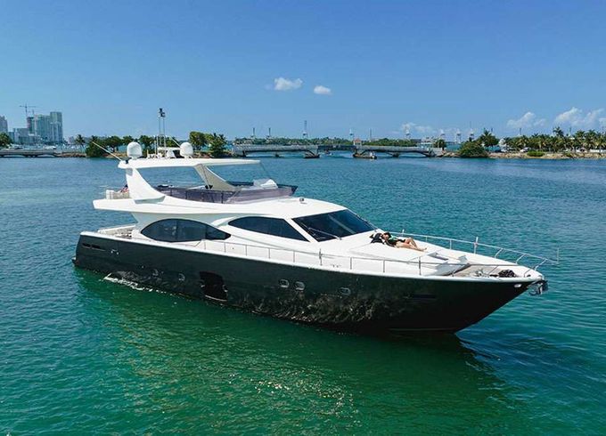 Ferretti Twe11ve