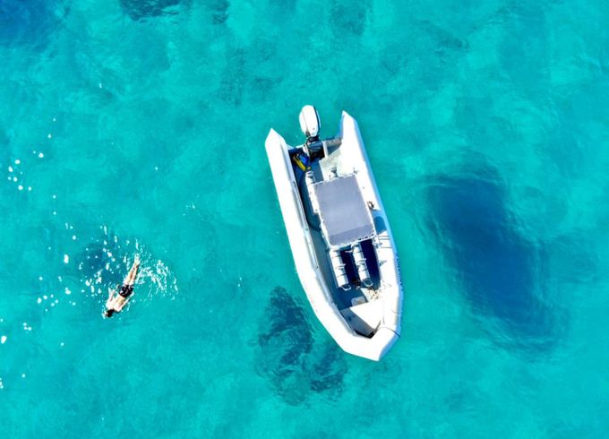 Zodiac Hurricane 733