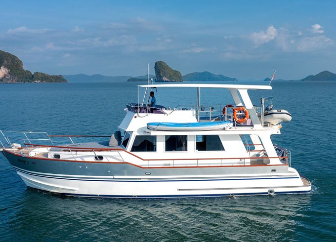 Grand Banks 52