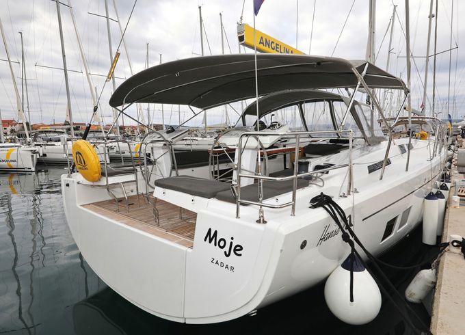 Hanse 548