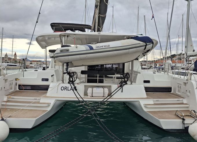 Lagoon 42