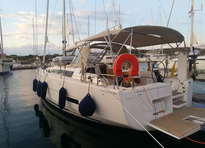Dufour 390