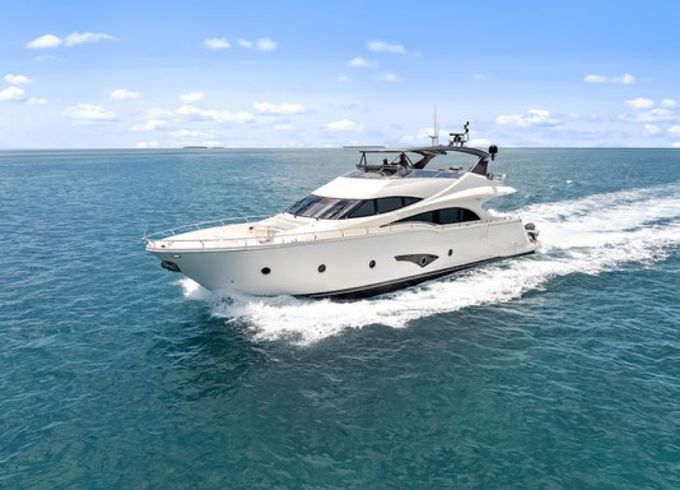 Marquis-Yachts Marquis 720 Flybridge