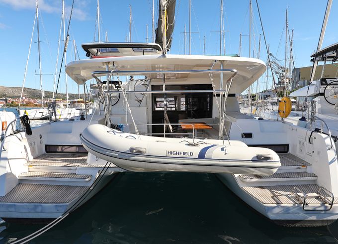 Lagoon 42