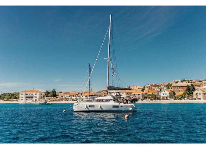 Lagoon 42
