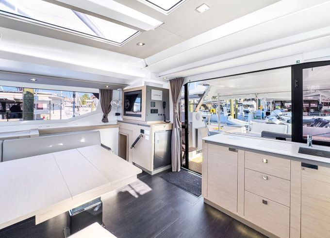 Fountaine Pajot Tanna 47 Maestro