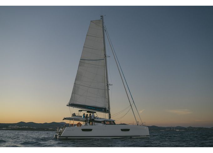 Fountaine Pajot 47 Saona Lux (gen,ac,watermaker)
