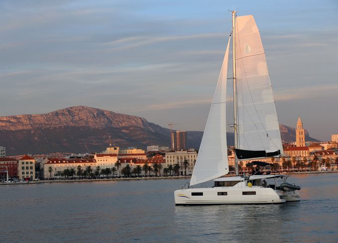 Lagoon 46 Fly