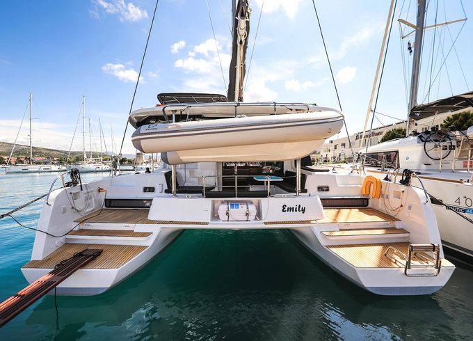 Lagoon 42