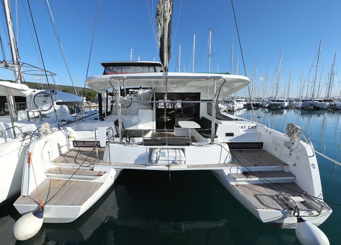 Lagoon 42