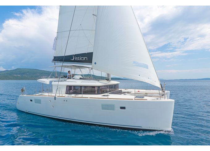 Lagoon 450 Fly A/c & Gen & Wm