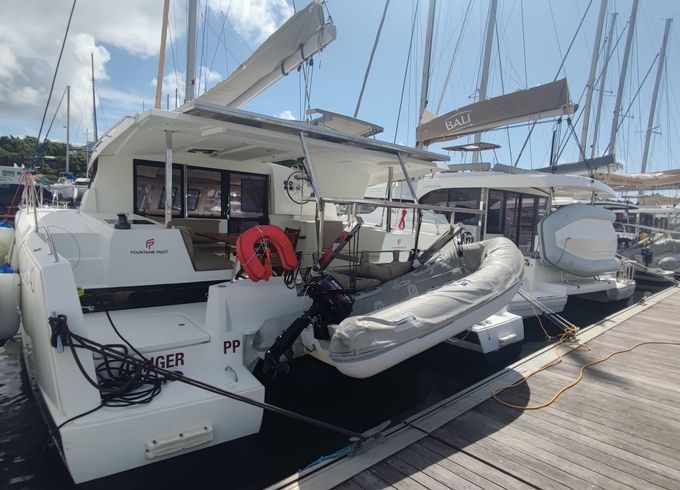 Fountaine Pajot Lucia 40
